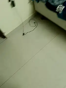 nick05inch online show from October 31, 1:01 pm