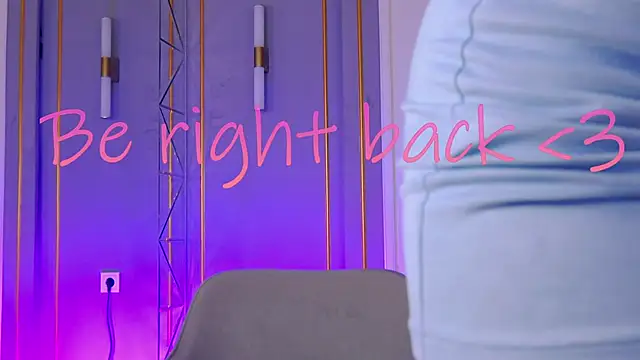 Snapshot of Smiley_Mia chatting on January 31, 8:11 am Smiley Mia online show from January 31, 8:11 am