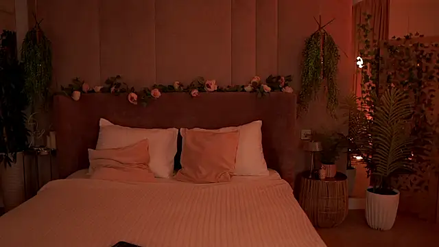 Snapshot of Smiley_Mia chatting on September 18, 5:09 am Smiley Mia online show from September 18, 5:09 am