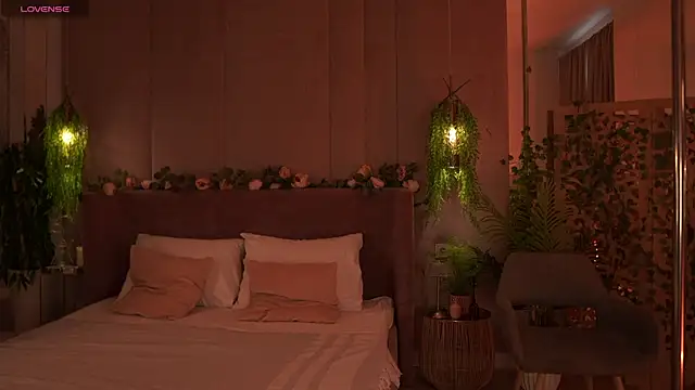 Snapshot of Smiley_Mia chatting on September 24, 5:11 am Smiley Mia online show from September 24, 5:11 am