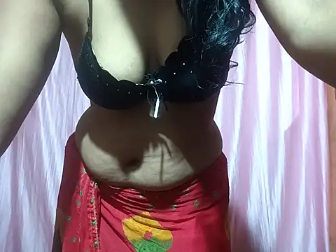 Snapshot of poojaxxx65 chatting on February 22, 7:34 am poojaxxx65 online show from February 22, 7:34 am