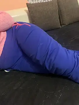 lora19922 online show from December 29, 9:30 pm