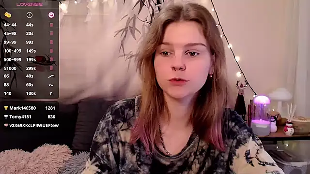 Snapshot of Moona_xx chatting on January 19, 6:00 pm Moona xx online show from January 19, 6:00 pm
