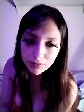 Snapshot of candyrellaJade chatting on December 19, 3:51 am candyrellaJade online show from December 19, 3:51 am