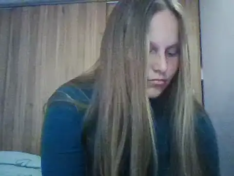 Evasapples online show from March 12, 9:03 pm