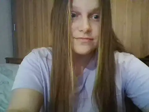 Evasapples online show from March 15, 9:27 pm