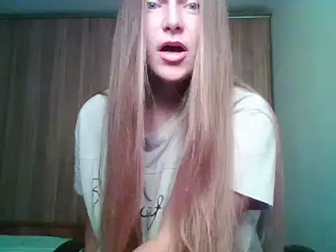 Evasapples online show from October 2, 4:25 pm