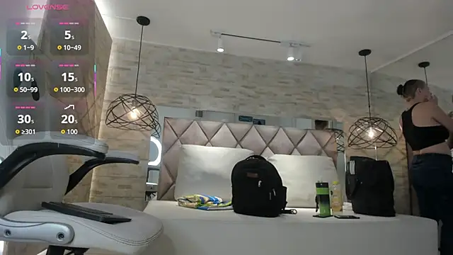 dorothy vegga online show from October 6, 3:26 am