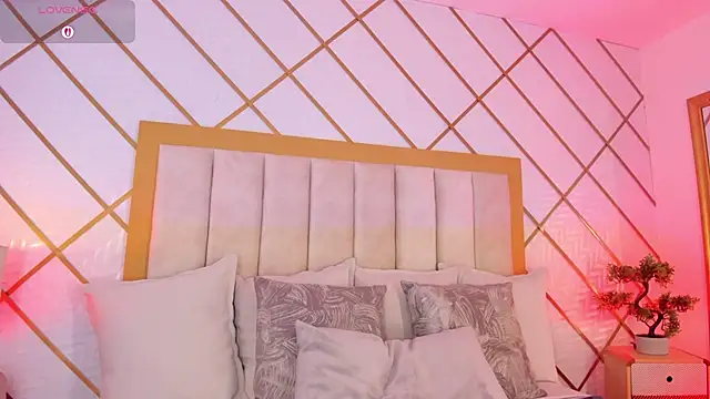 Snapshot of AbigailCarter chatting on November 3, 12:57 am AbigailCarter online show from November 3, 12:57 am