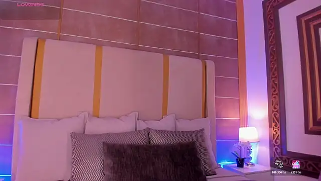 Snapshot of AbigailCarter chatting on December 18, 12:17 am AbigailCarter online show from December 18, 12:17 am