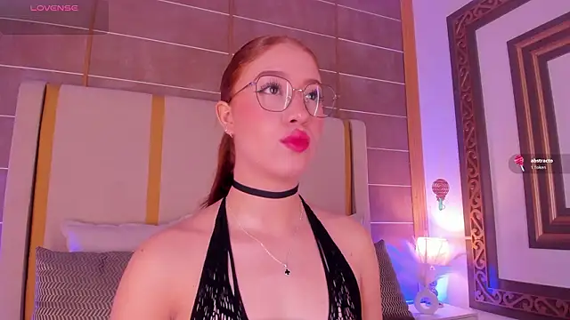 Snapshot of AbigailCarter chatting on February 4, 3:01 am AbigailCarter online show from February 4, 3:01 am