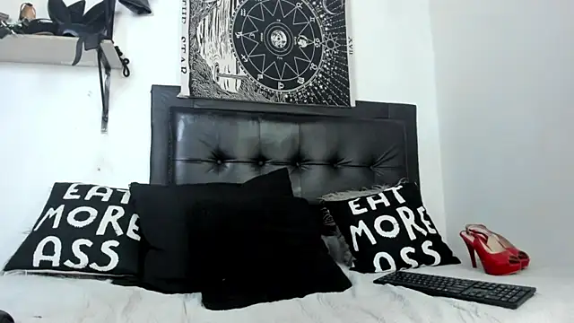 remyflux666 online show from December 27, 11:21 pm