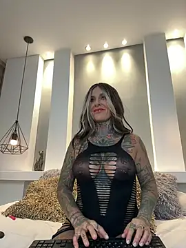 Snapshot of remyflux666 chatting on June 26, 11:20 pm remyflux666 online show from June 26, 11:20 pm