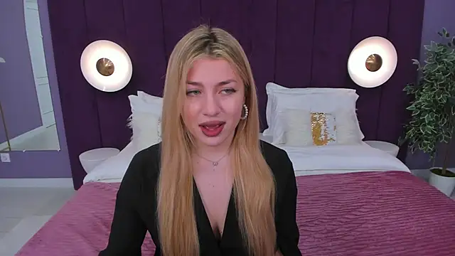 HelenaMorgan online show from February 8, 9:13 am