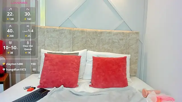 Snapshot of Tayra_Pradit chatting on February 19, 12:03 am Tayra Pradit online show from February 19, 12:03 am