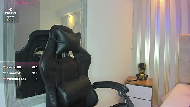 Snapshot of Tayra_Pradit chatting on March 5, 2:25 am Tayra Pradit online show from March 5, 2:25 am