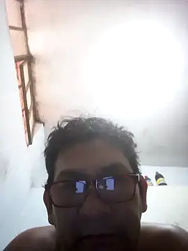 ardiente47 online show from October 23, 6:50 pm