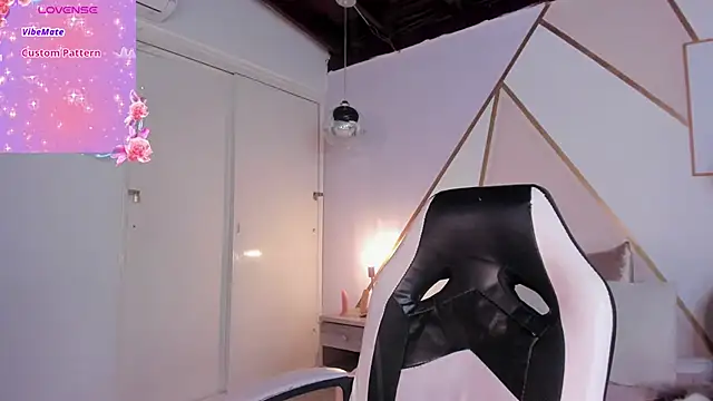 emma carterr1 online show from December 21, 1:04 am