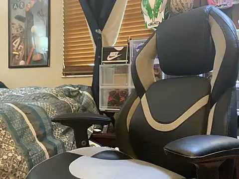 slutty guy12 online show from February 2, 8:19 pm