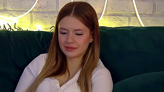 MilanaBalmain online show from March 22, 7:36 am