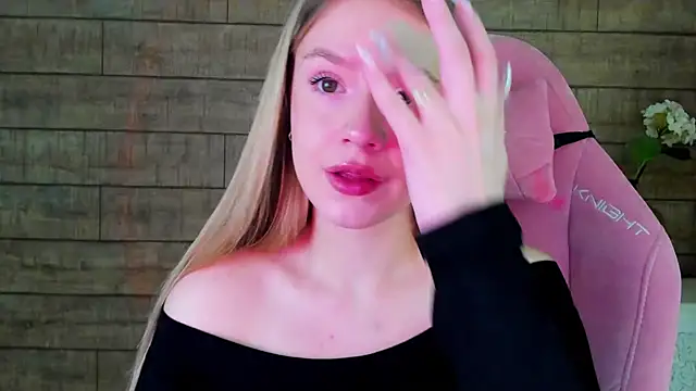 MilanaBalmain online show from October 18, 4:37 am