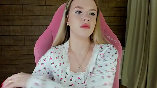 MilanaBalmain online show from April 8, 4:07 pm