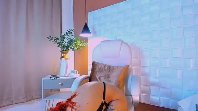 keendaall online show from February 4, 2:10 pm