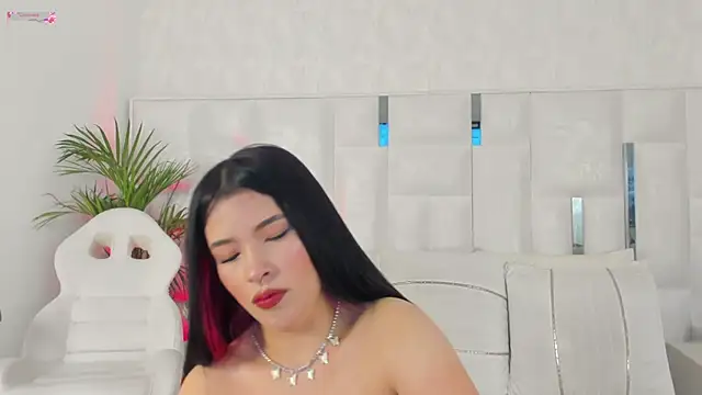 im nika  online show from October 25, 2:02 pm