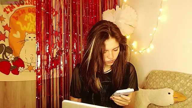 Snapshot of cherrybom969 chatting on December 22, 10:17 am cherrybom969 online show from December 22, 10:17 am
