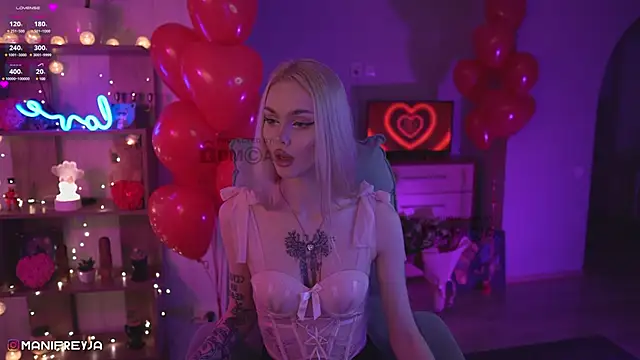 ManiFreyja online show from February 14, 7:54 pm