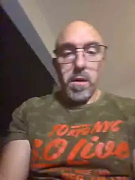 Snapshot of Crosss-23cm chatting on November 4, 7:46 pm Crosss-23cm online show from November 4, 7:46 pm