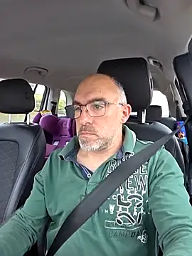 Snapshot of Crosss-23cm chatting on December 5, 2:14 pm Crosss-23cm online show from December 5, 2:14 pm