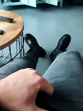 cricrimsBarcelona online show from December 2, 7:25 am