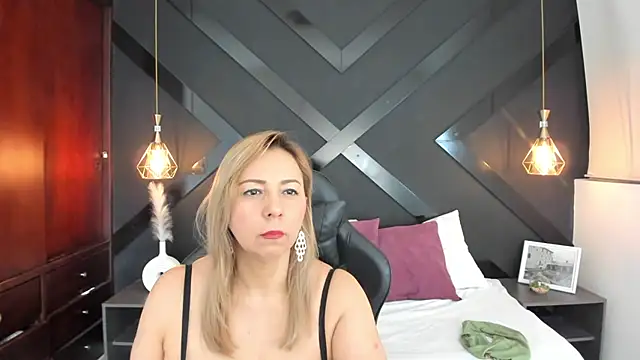 andre soto  online show from February 18, 2:05 am