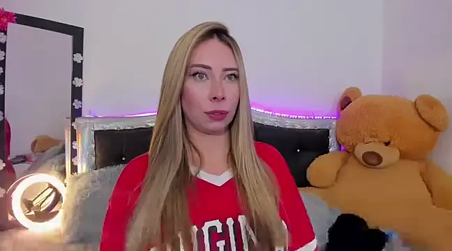 JanneKim online show from February 7, 8:31 pm