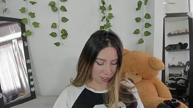 JanneKim online show from October 16, 8:10 pm