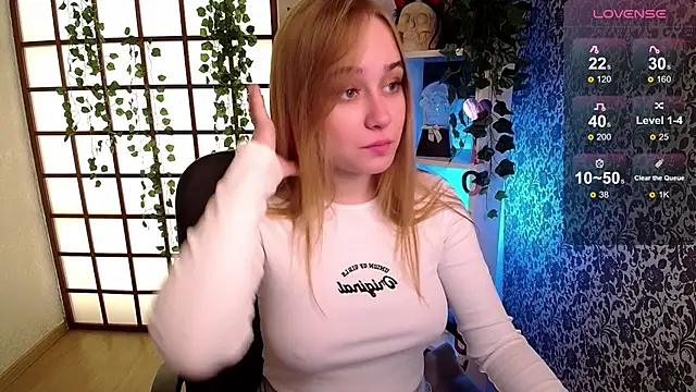 LianaBright online show from December 3, 2:14 am