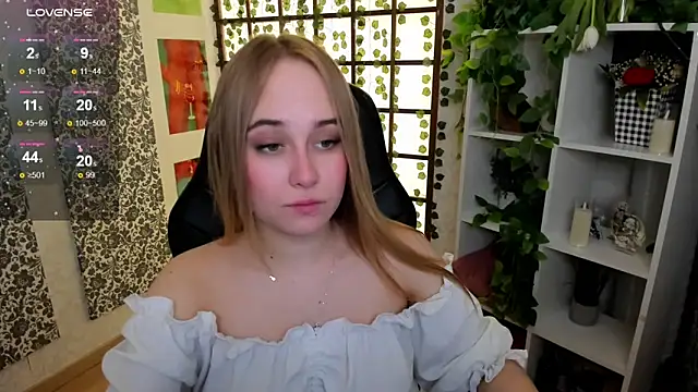 LianaBright online show from March 9, 2:07 am