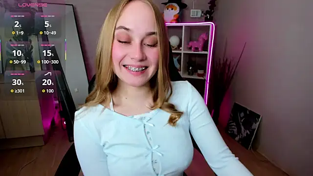 LianaBright online show from March 23, 2:04 am