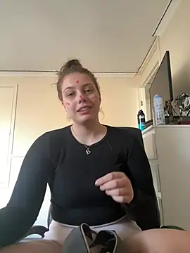 Snapshot of Krystal_Tx chatting on March 19, 11:39 am Krystal Tx online show from March 19, 11:39 am