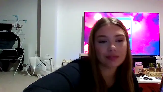 Snapshot of Krystal_Tx chatting on November 2, 6:32 pm Krystal Tx online show from November 2, 6:32 pm