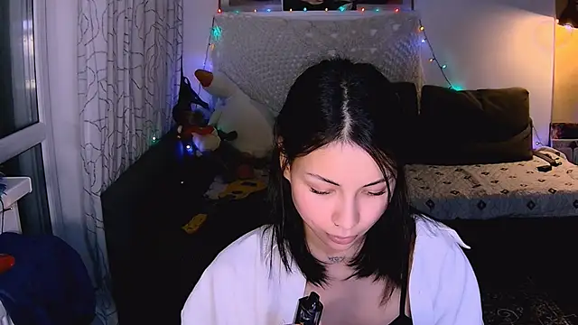 valorant girl online show from January 9, 5:43 pm