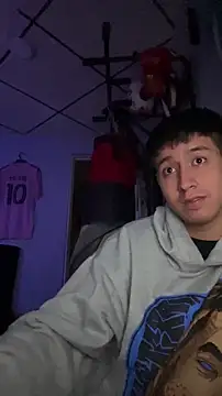 Stiven 017 online show from February 19, 12:28 am