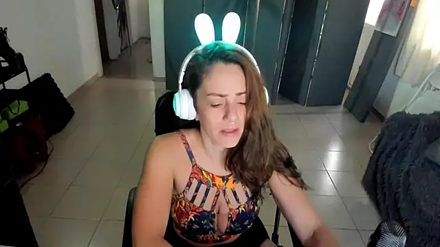 jessiburningheels online show from February 28, 9:58 am