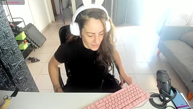 jessiburningheels online show from March 17, 1:50 pm