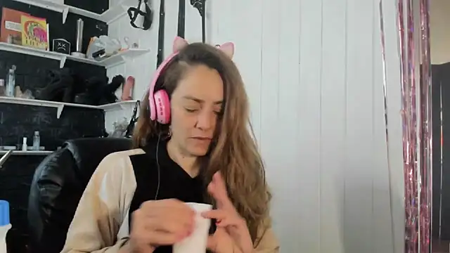 jessiburningheels online show from November 14, 10:14 am