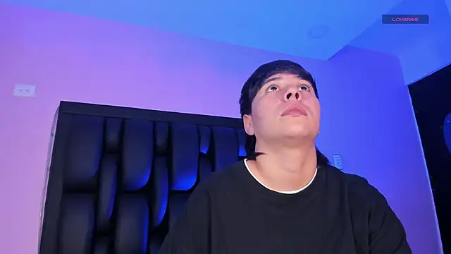 AbbySmiitth  online show from March 11, 6:30 pm