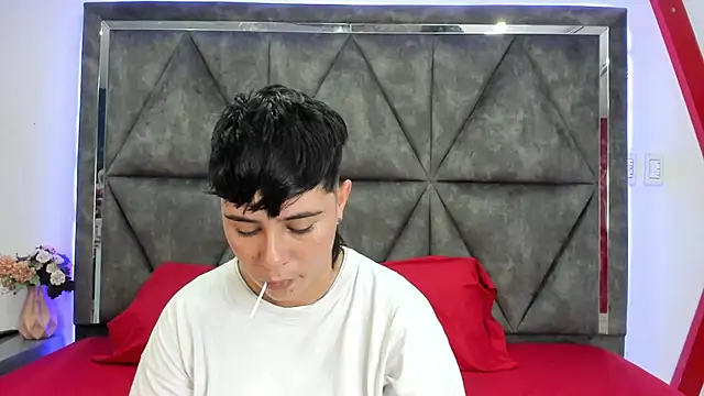 AbbySmiitth  online show from April 13, 9:20 pm