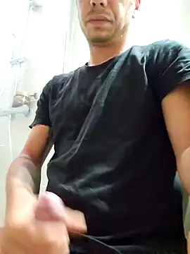 Snapshot of luca__0 chatting on March 20, 9:04 am luca 0 online show from March 20, 9:04 am