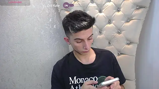 Snapshot of MrWilliseo chatting on December 11, 10:49 pm MrWilliseo online show from December 11, 10:49 pm